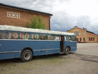 I ödsligt regniga Falun stod vi utanför Magasinet där den minimala festivalen höll till i år. 